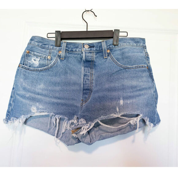 Levi's 501 Demin Shorts Button Fly Ladies W32 - Picture 2 of 9